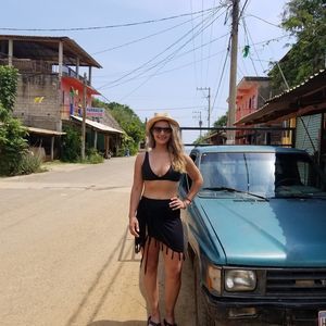 Meet your Posher, Lauren